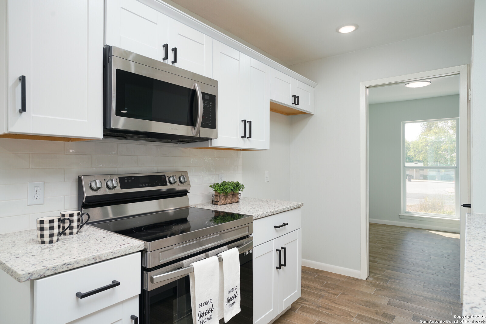 property viewer photo 9