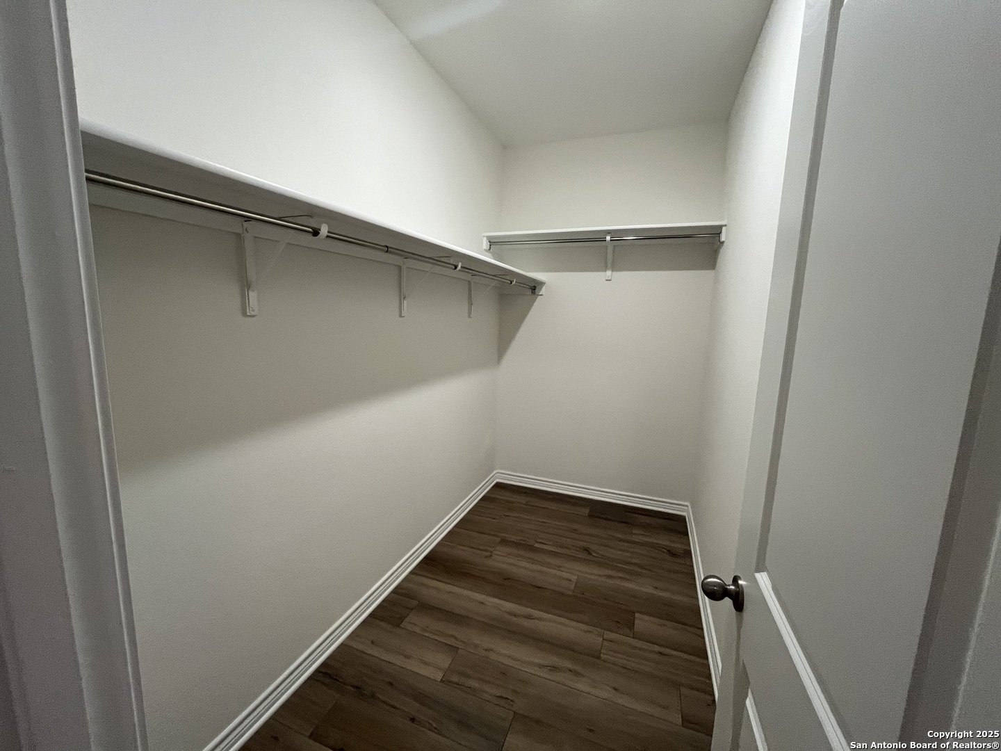 property viewer photo 10