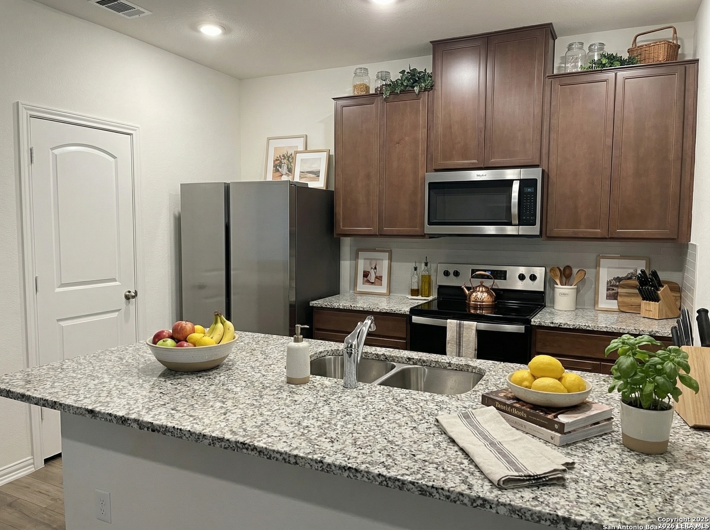 property viewer photo 3