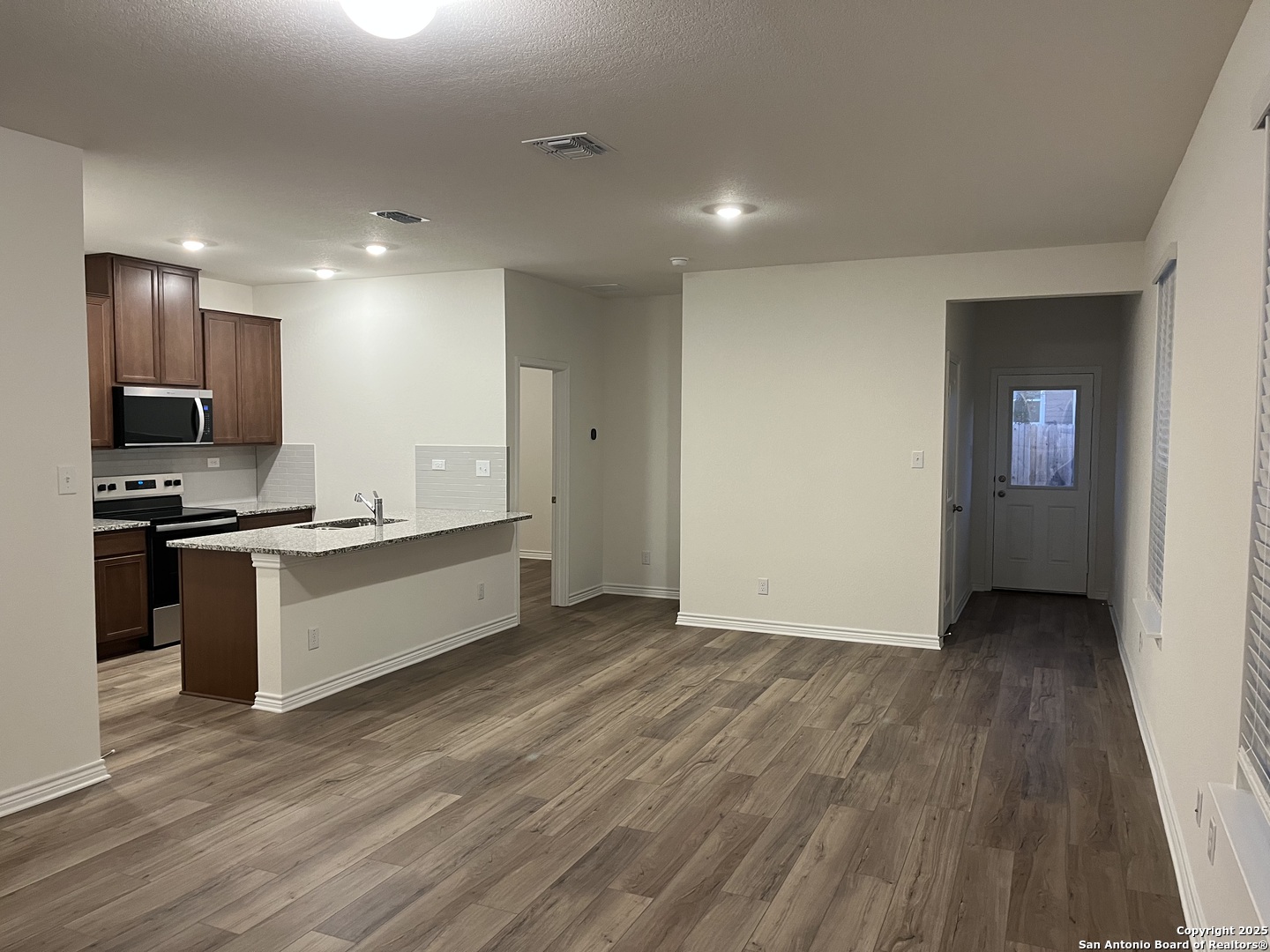 property viewer photo 4