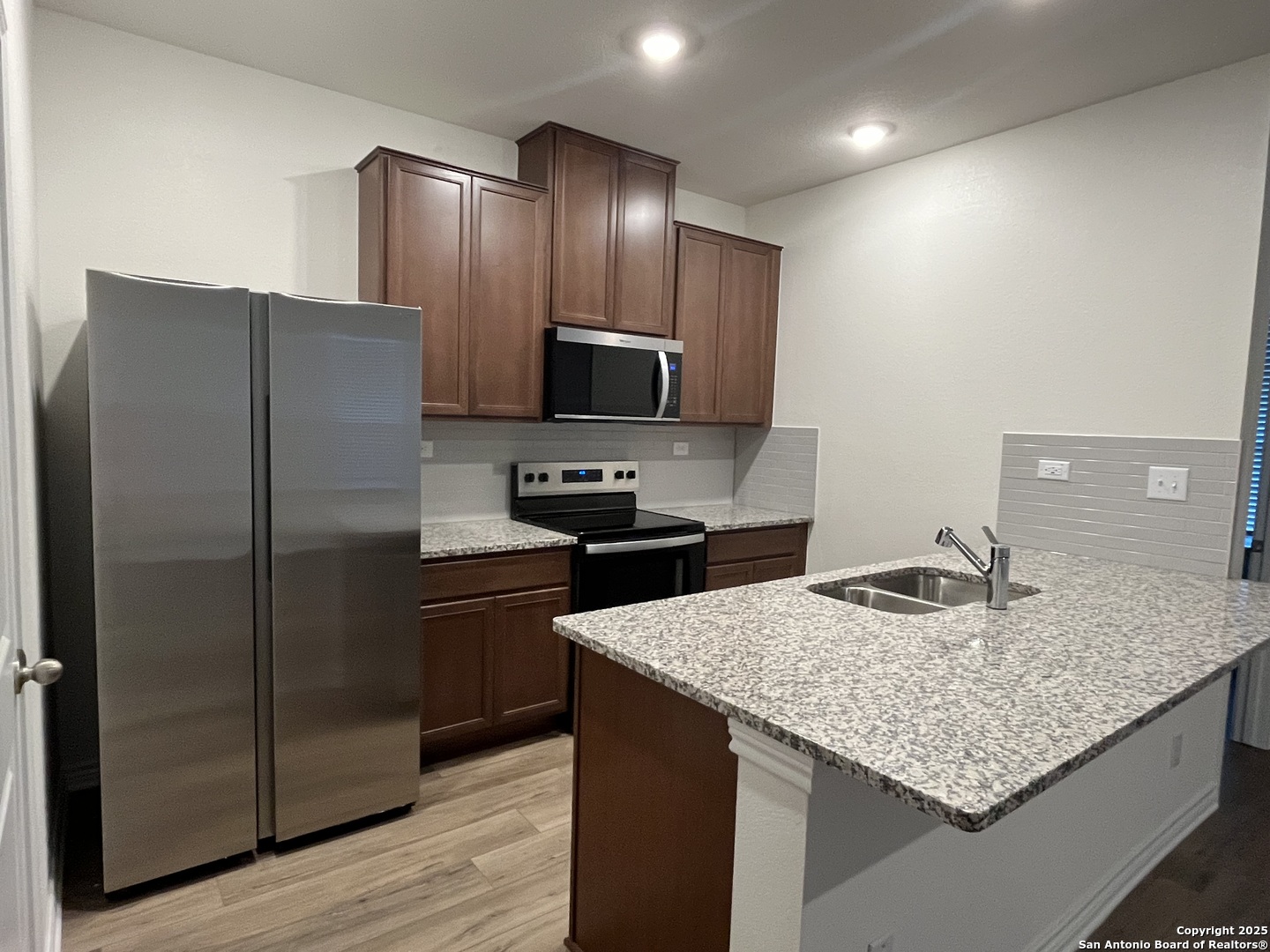 property viewer photo 5