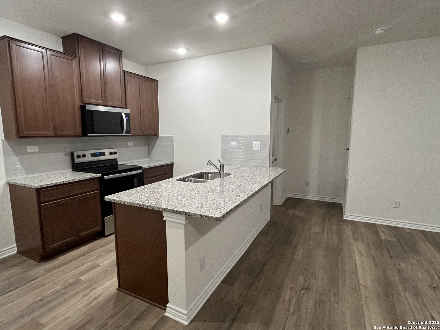 property viewer photo 6