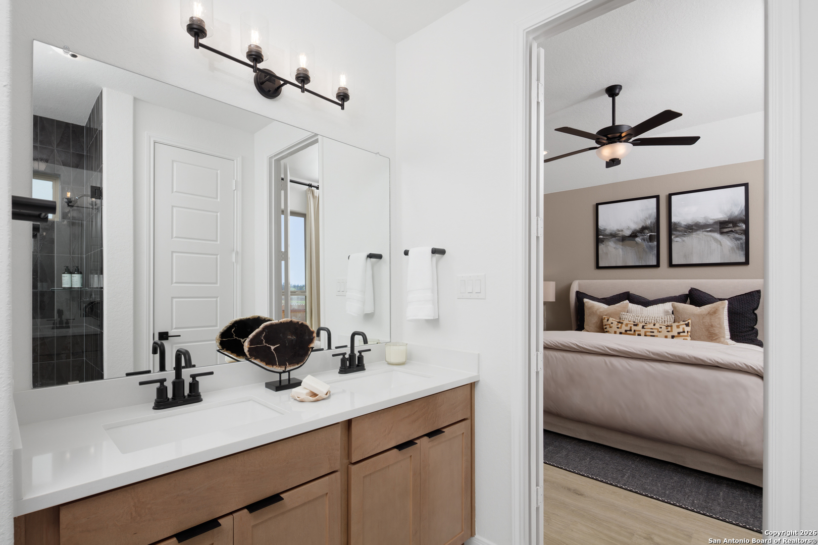 property viewer photo 7