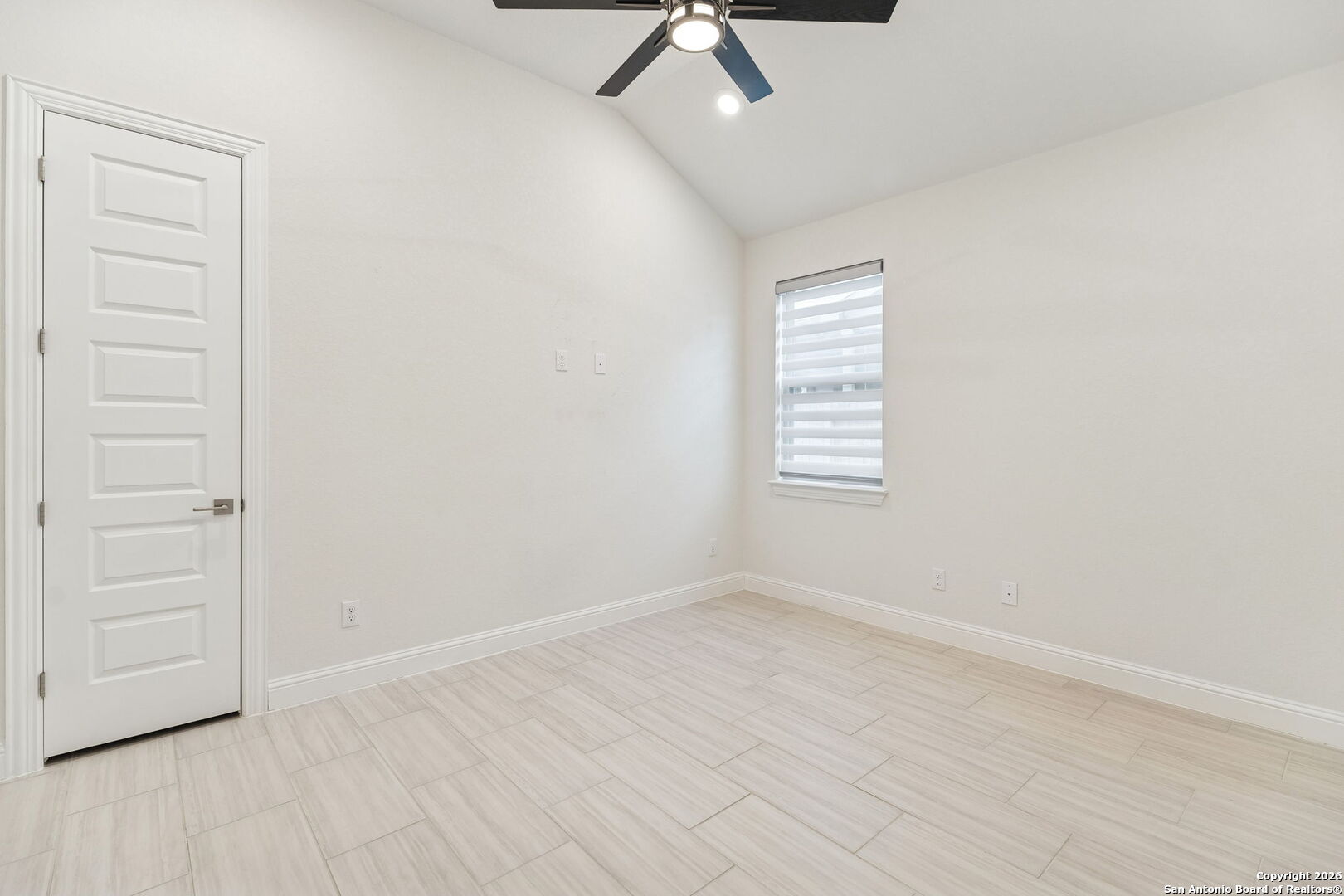 property viewer photo 13