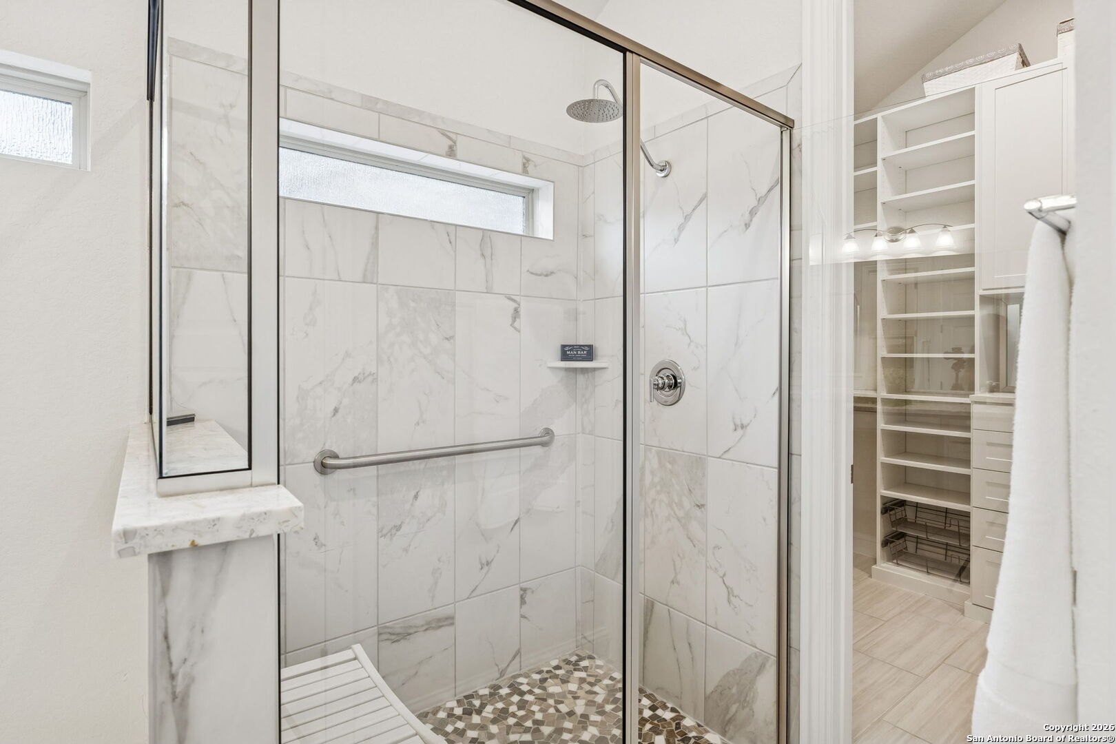 property viewer photo 6