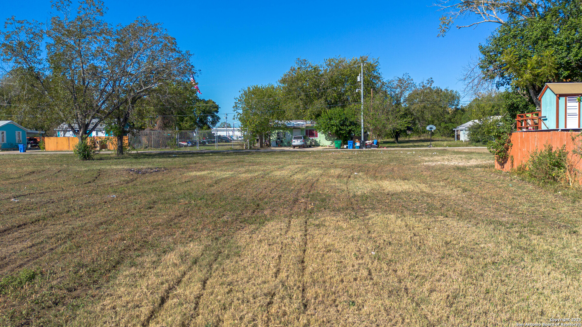 main property photo 20