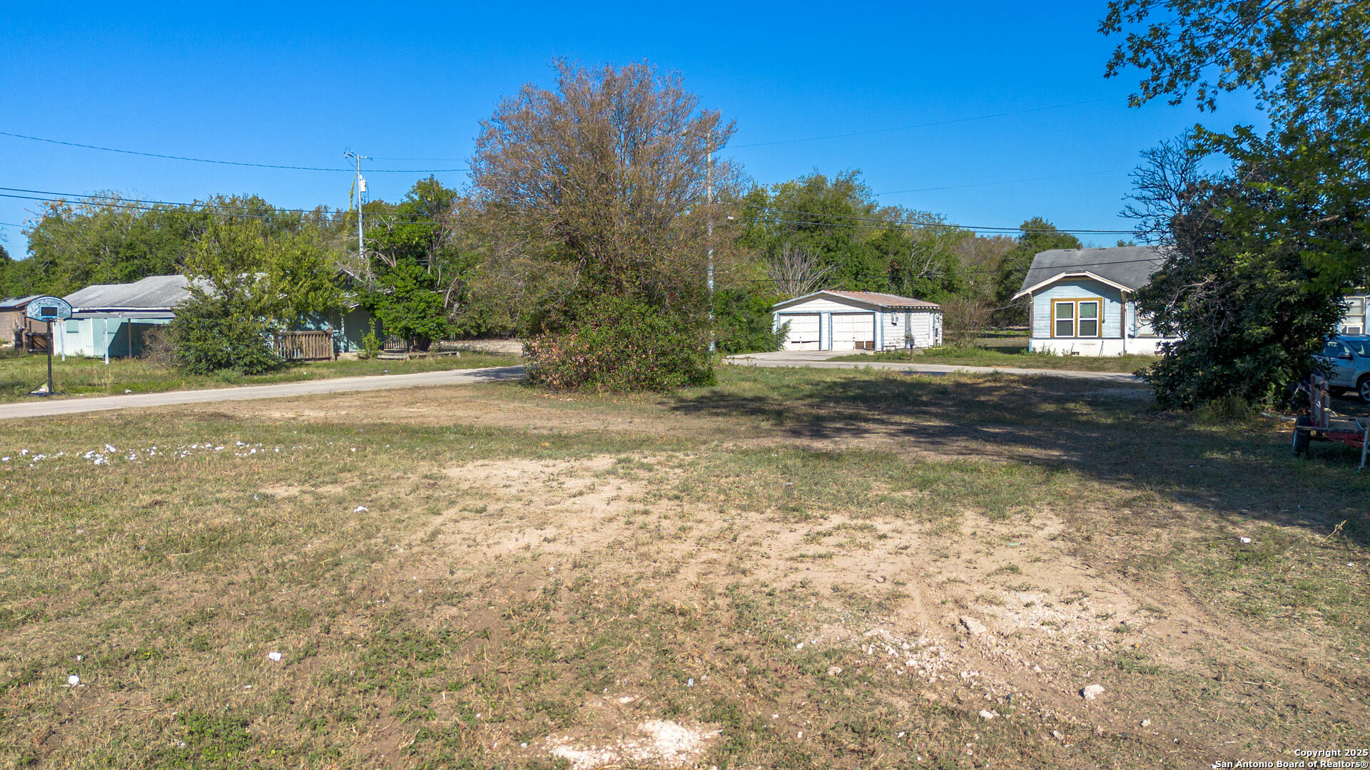 main property photo 21
