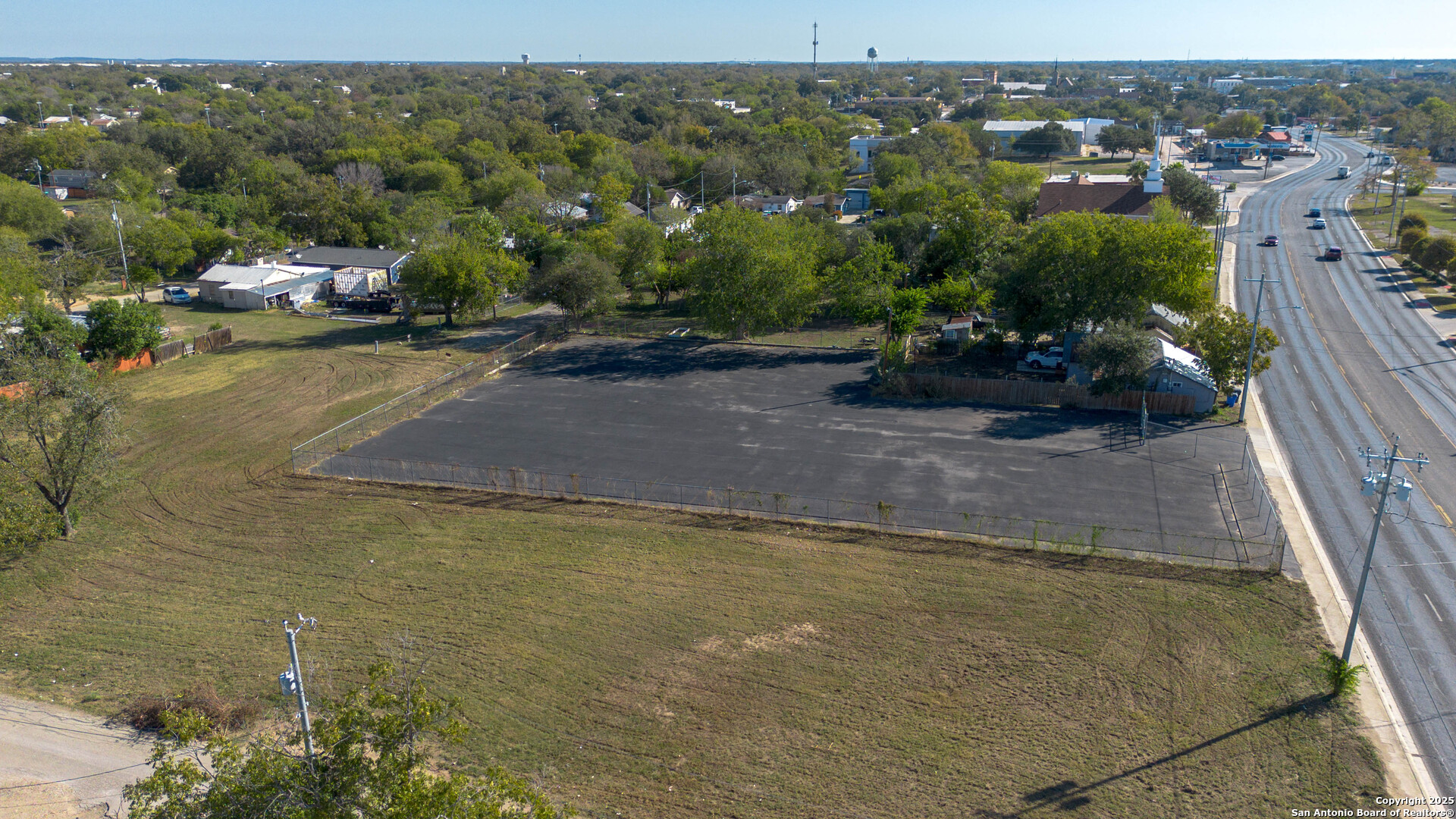 main property photo 9