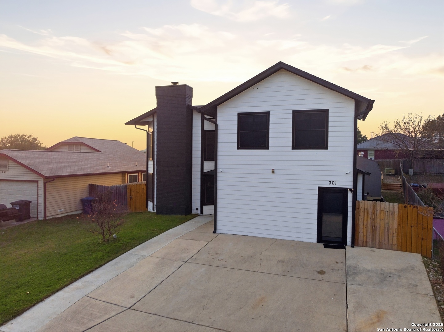 main property photo 3