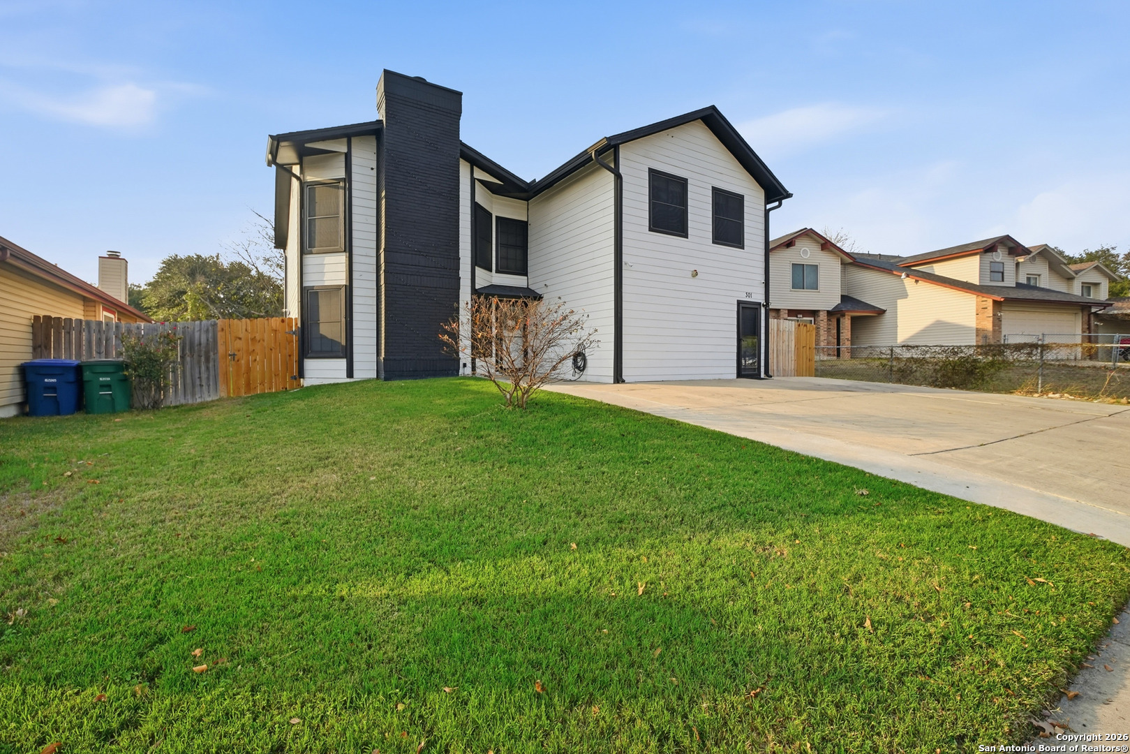 main property photo 5