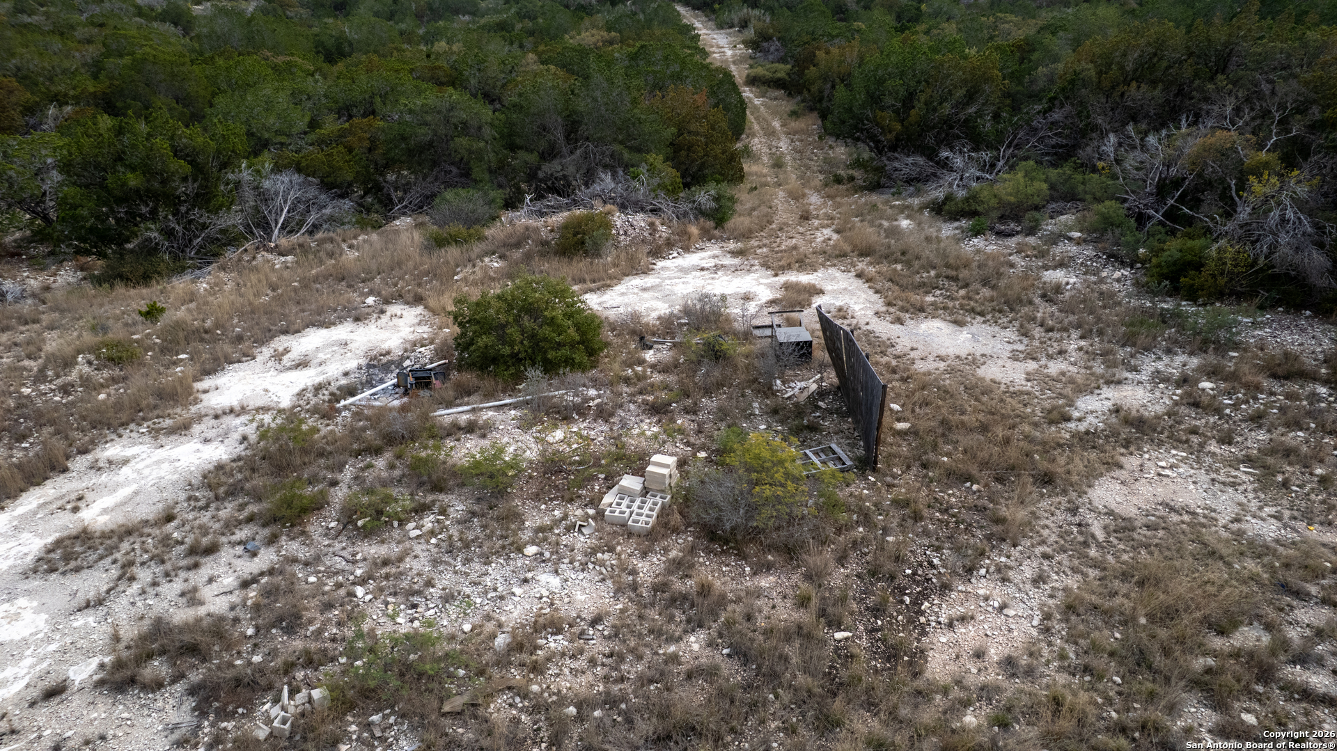 main property photo 36