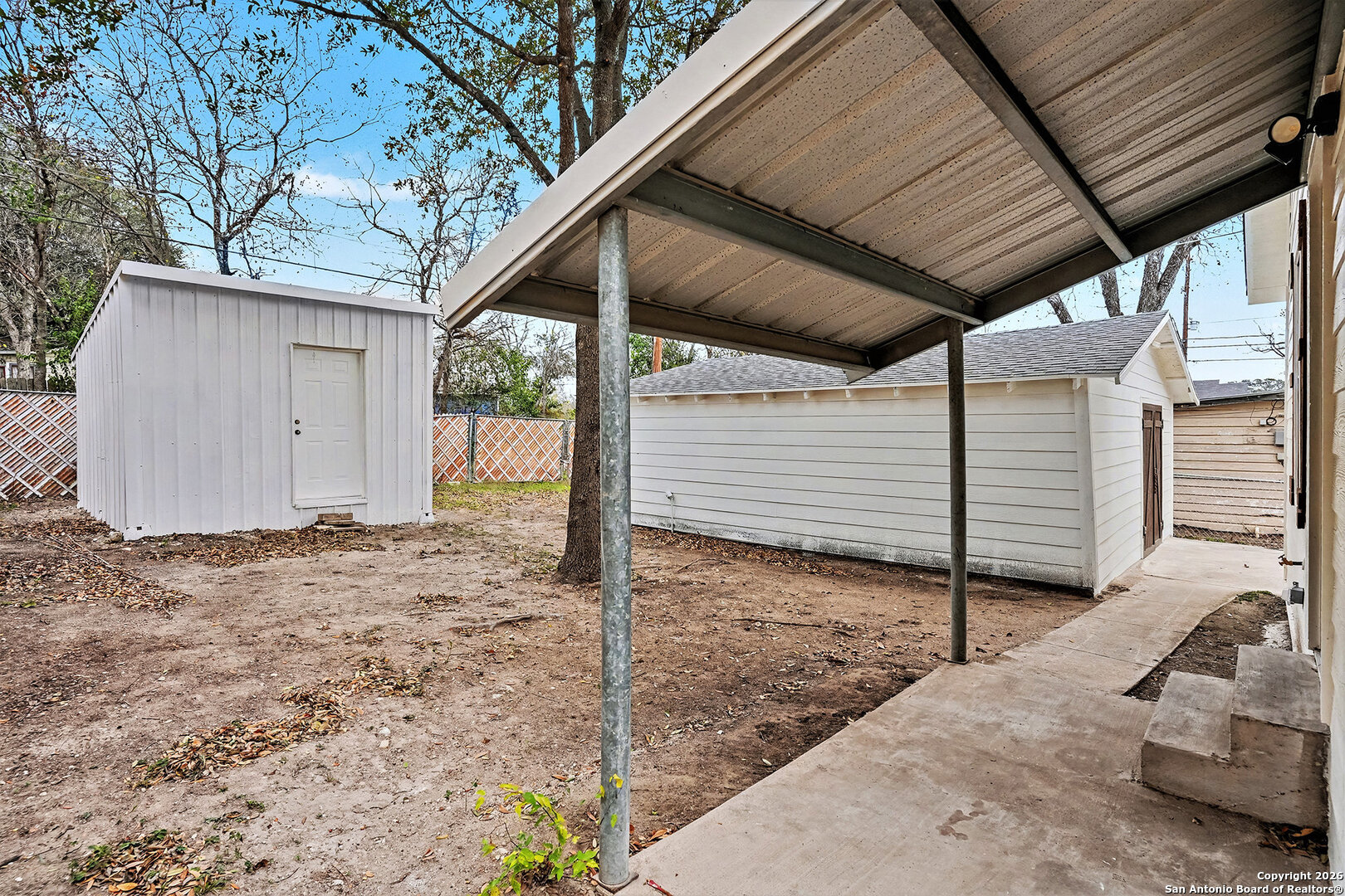 main property photo 19