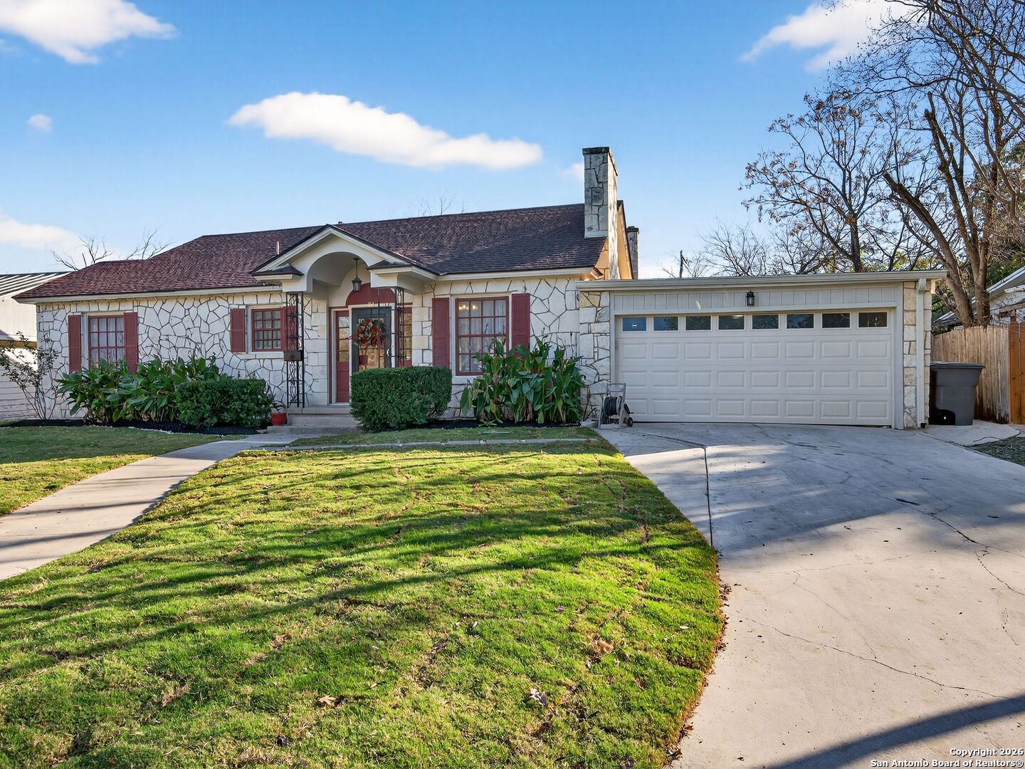 main property photo 4