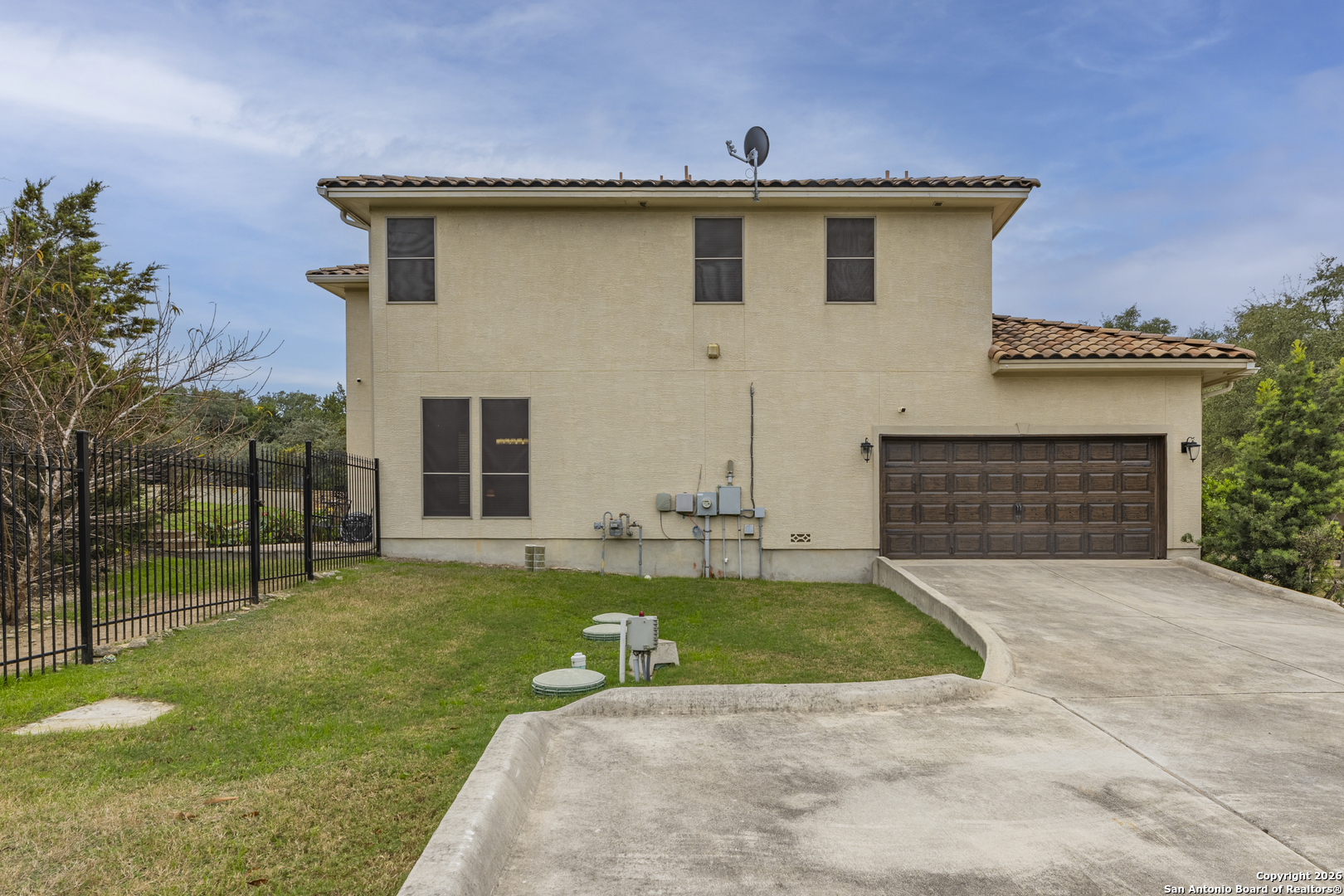 main property photo 50