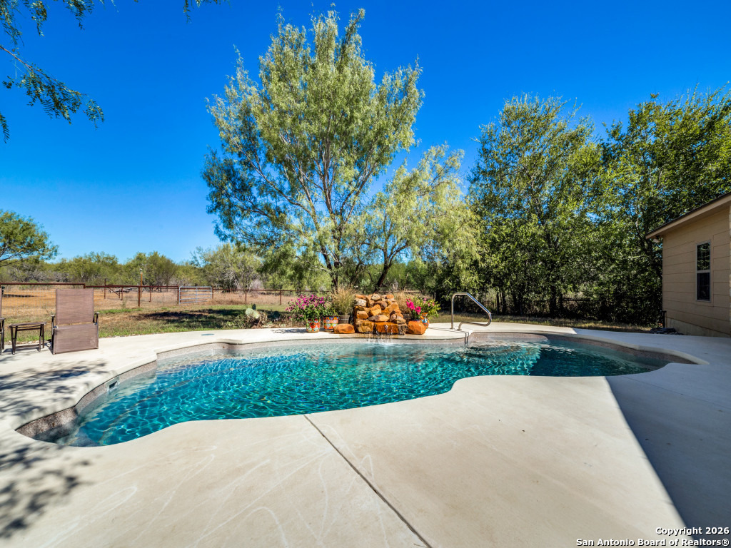 main property photo 16