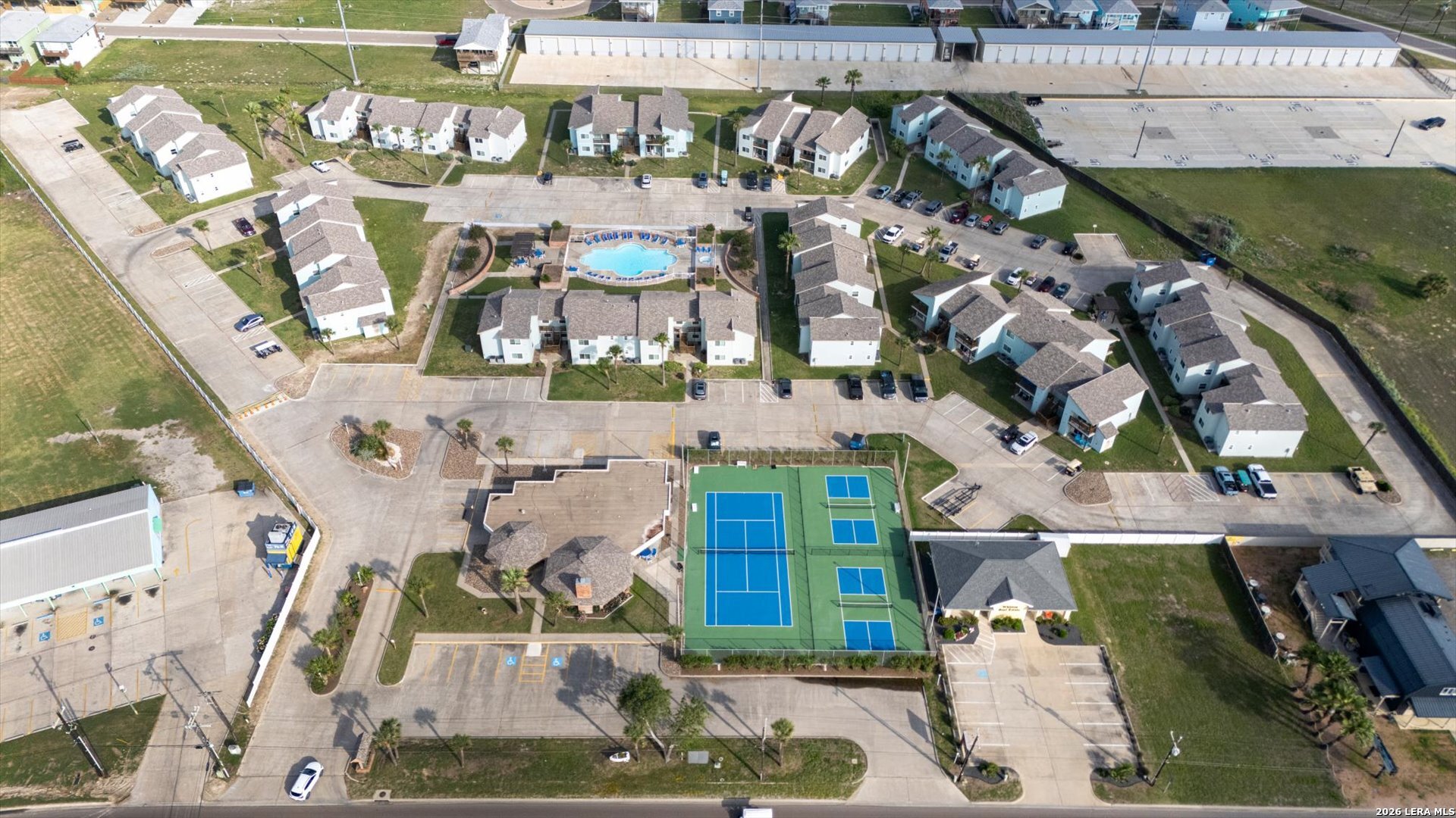 main property photo 40