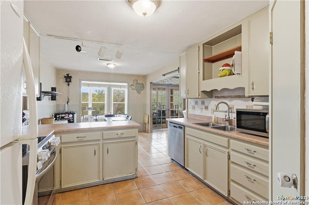 main property photo 12