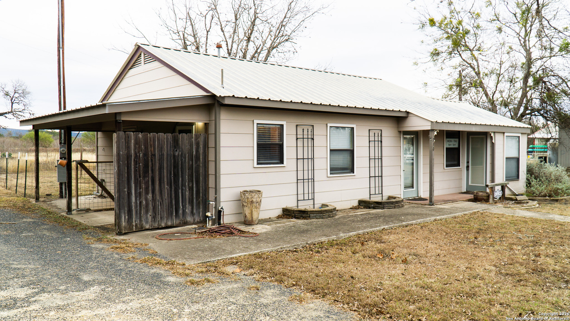 main property photo 7