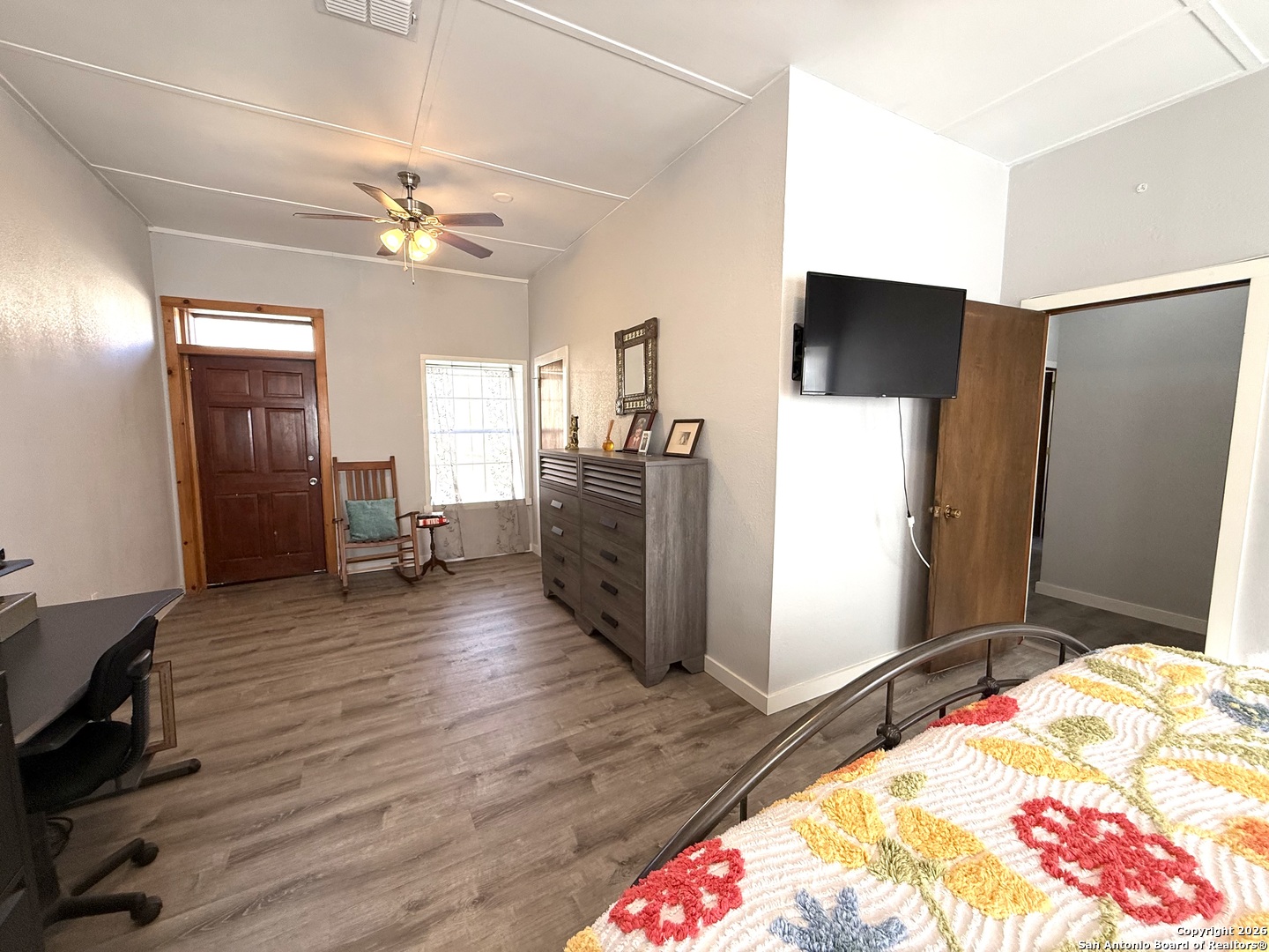 main property photo 24