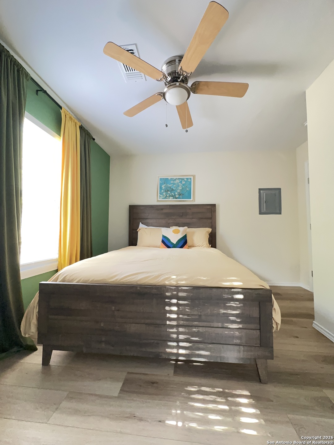 main property photo 23