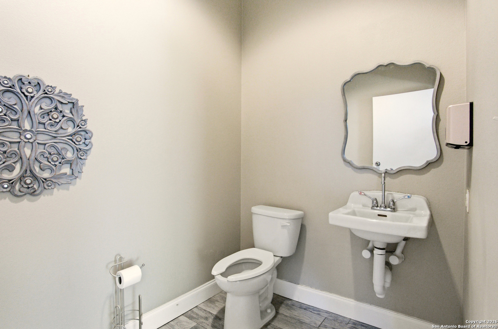 main property photo 14
