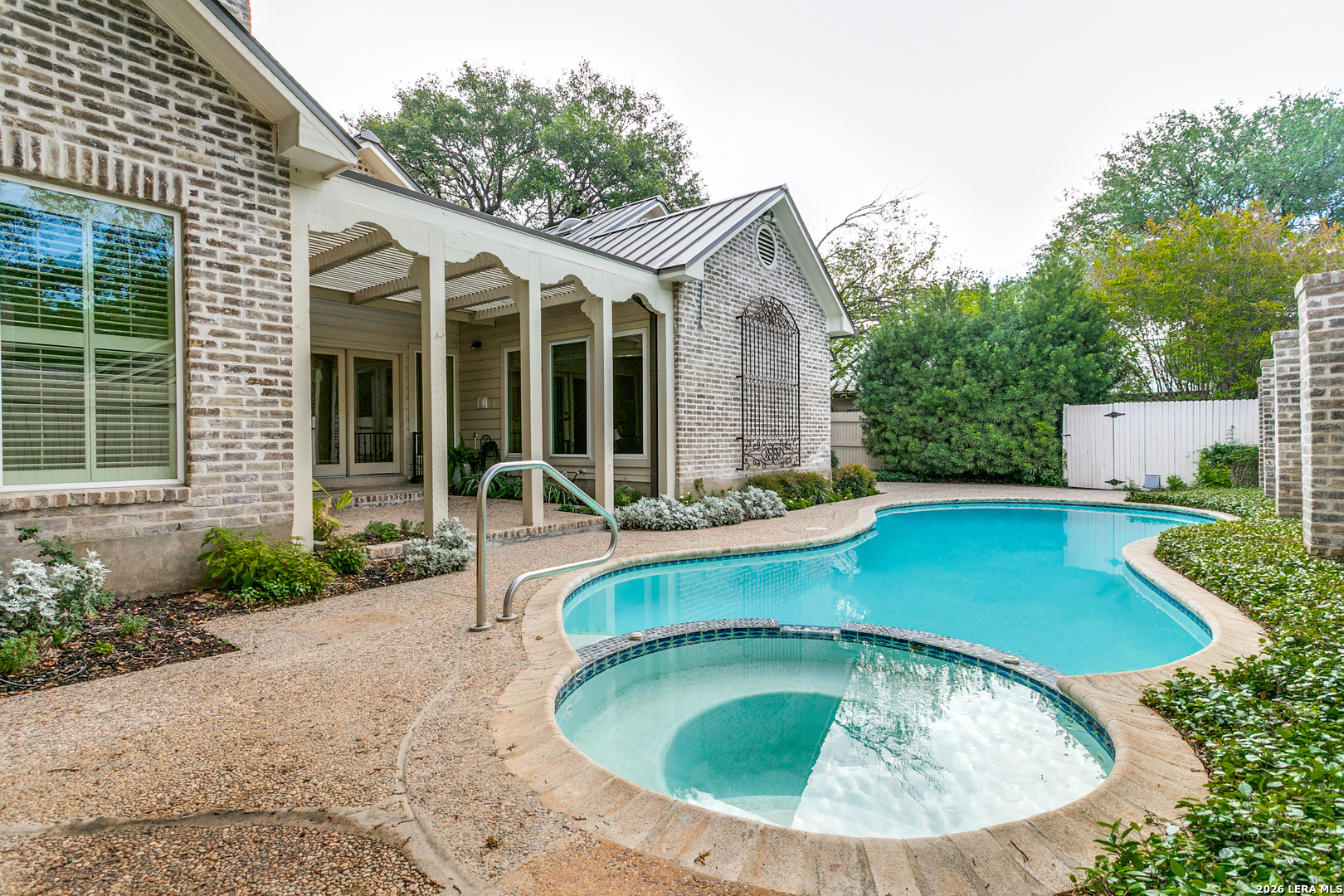property viewer photo 17