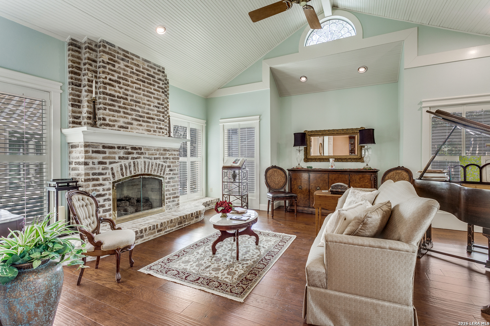 property viewer photo 3