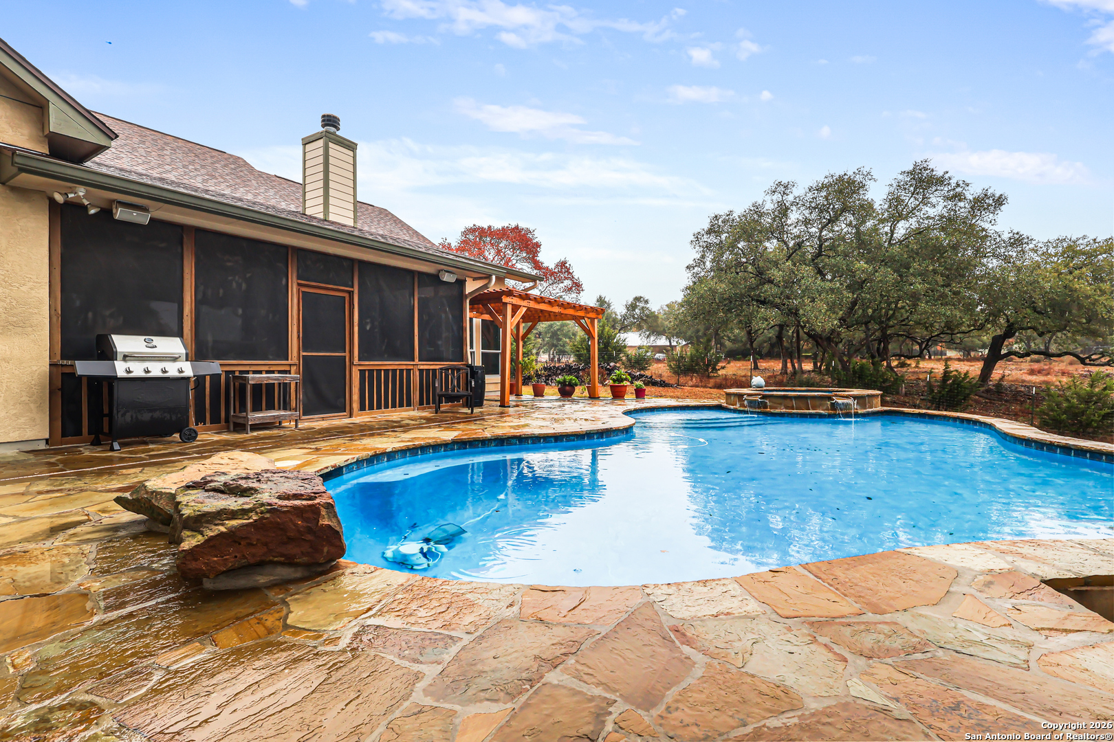 main property photo 19