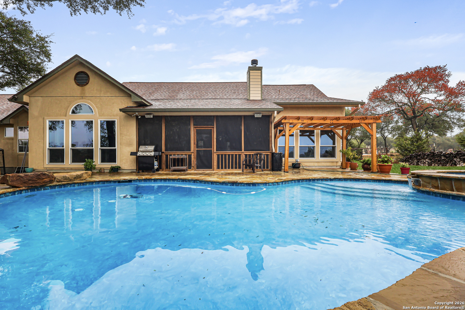 main property photo 9