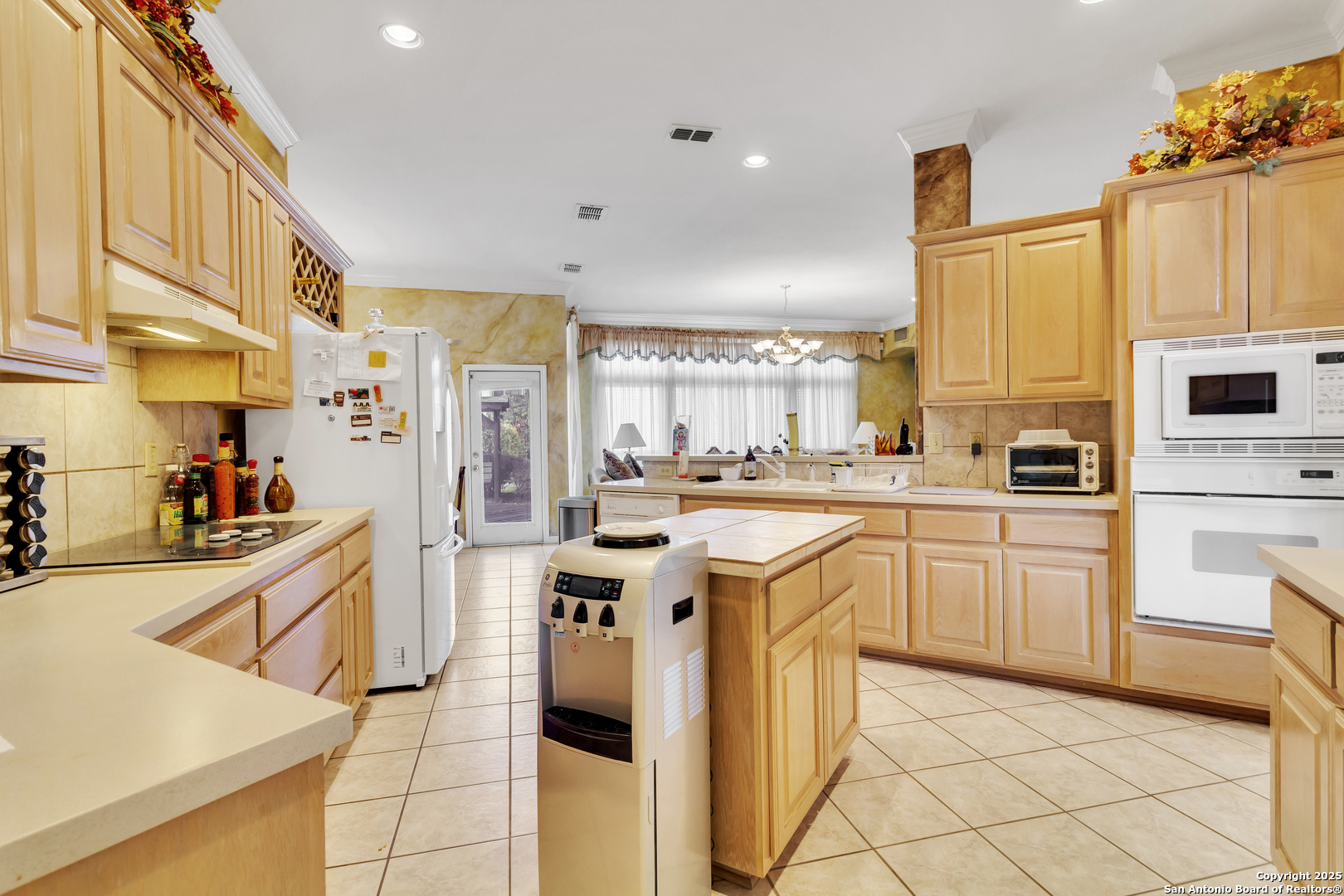 main property photo 28