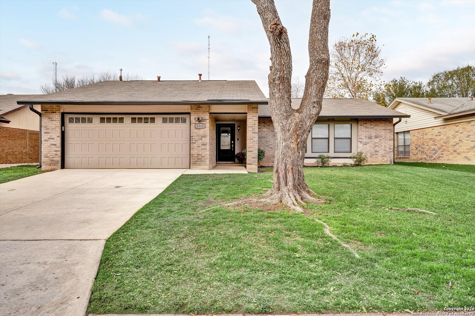 main property photo 0