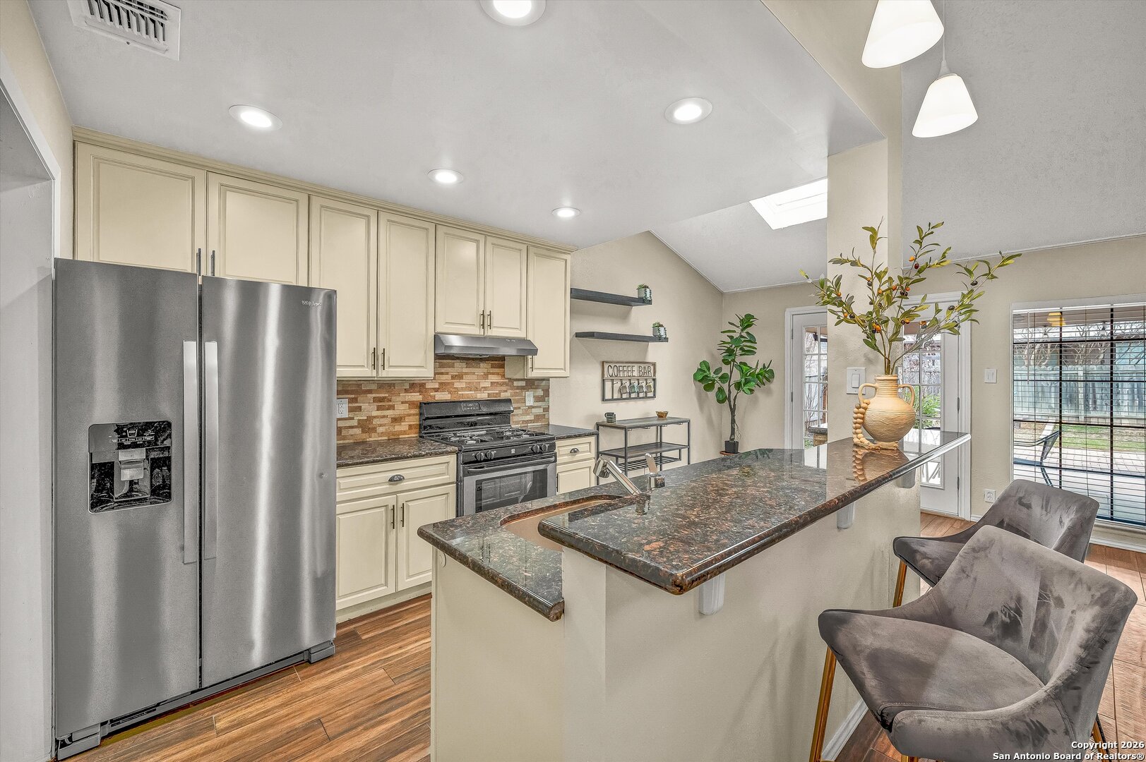 property viewer photo 15