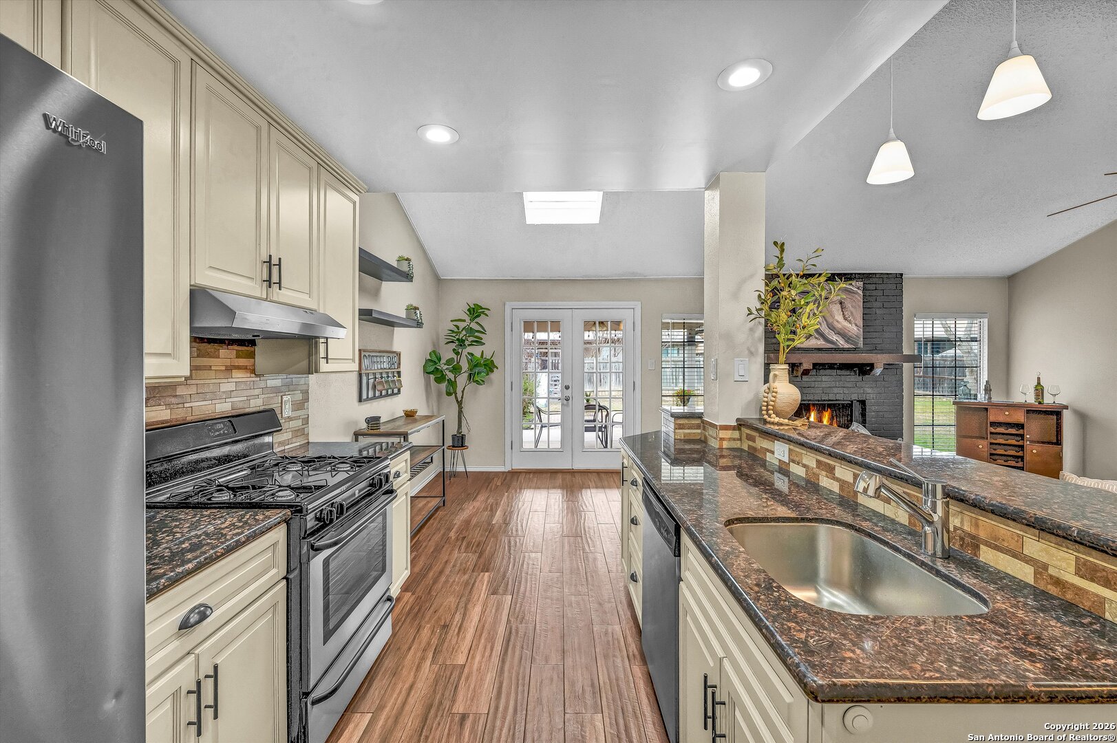 property viewer photo 16