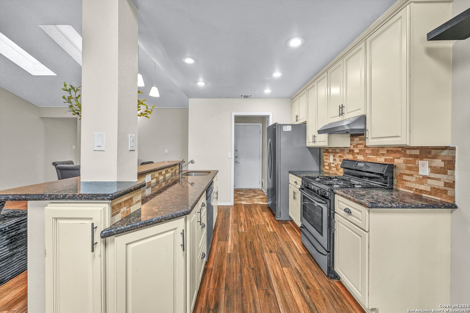 property viewer photo 17