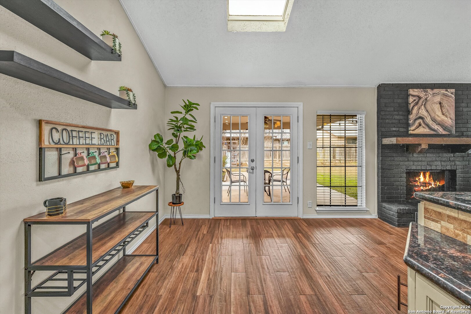 property viewer photo 18