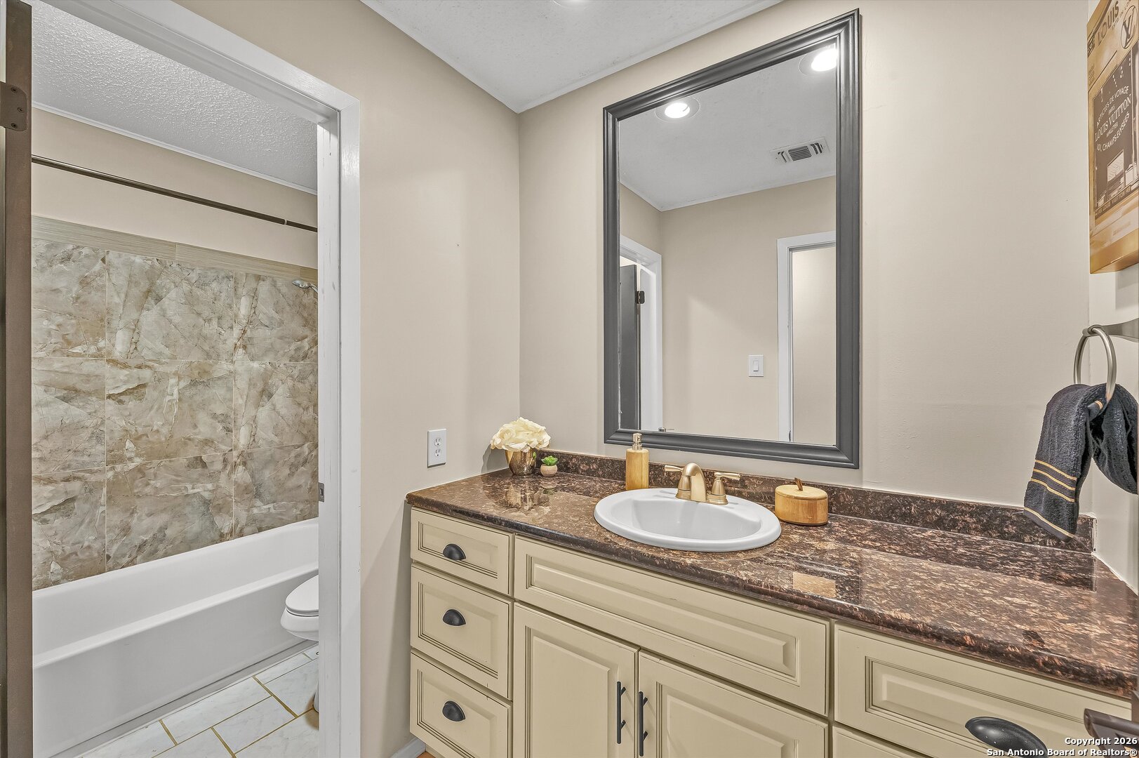 property viewer photo 29