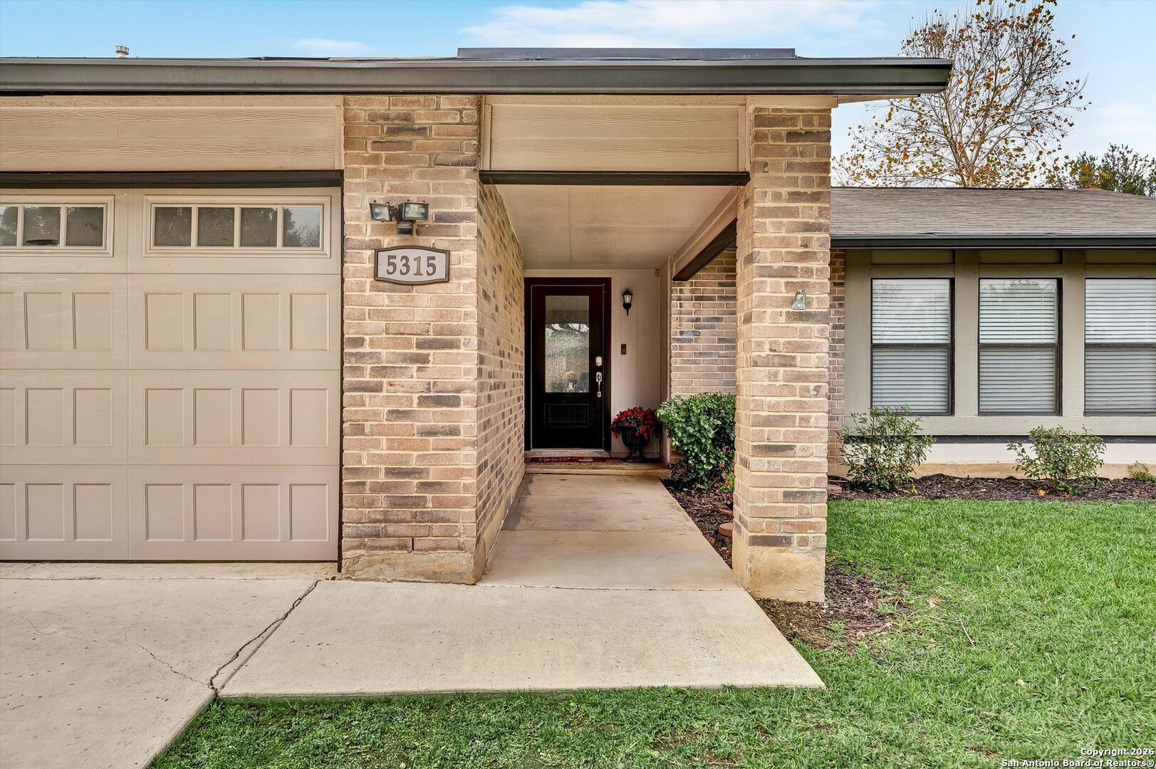property viewer photo 3