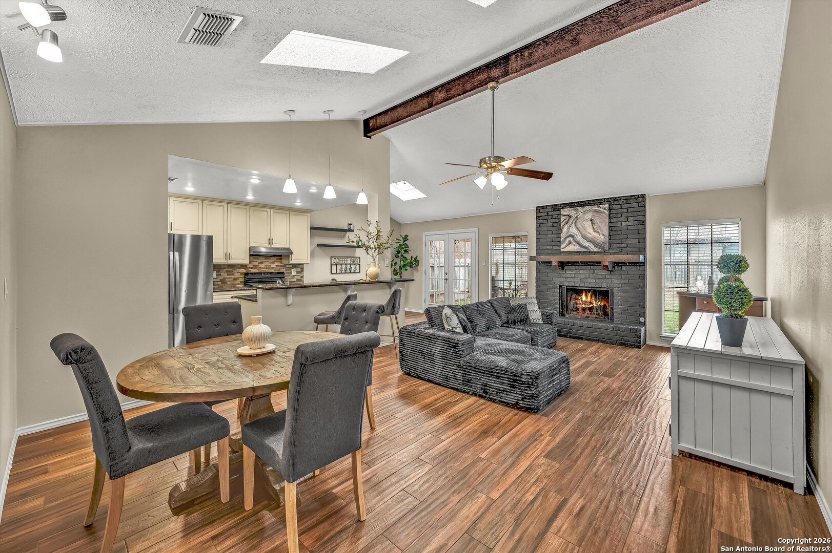 property viewer photo 7