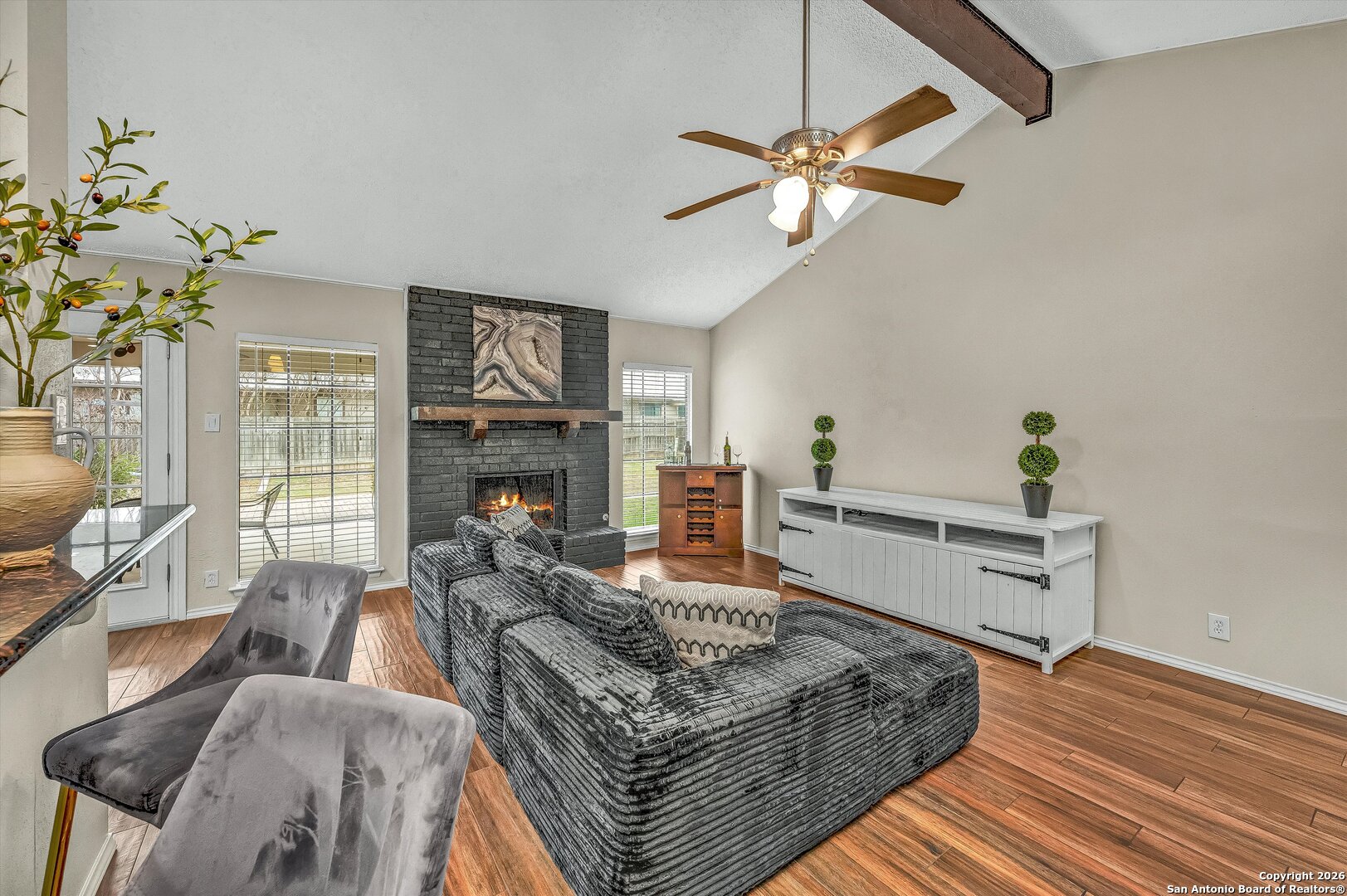 property viewer photo 9