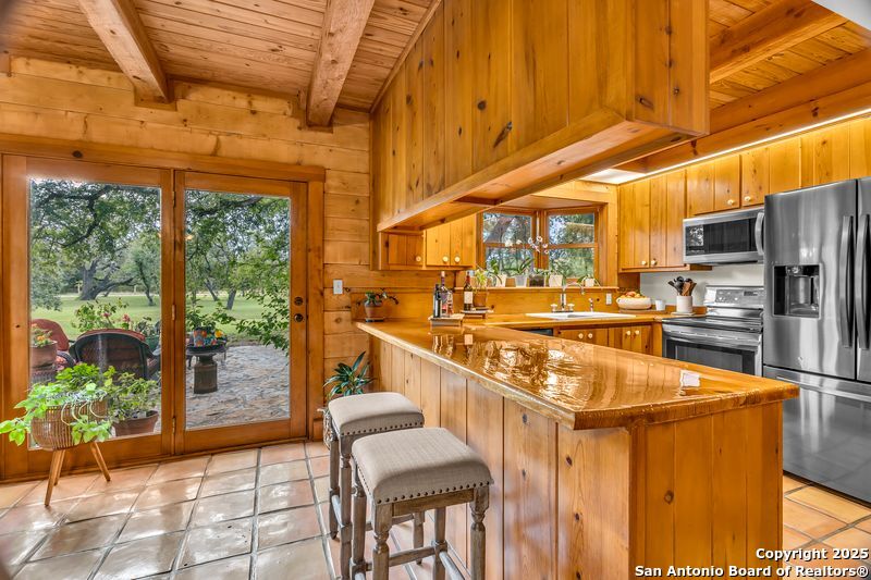 main property photo 25