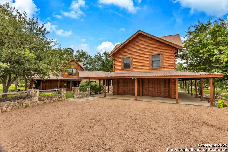 main property photo 28