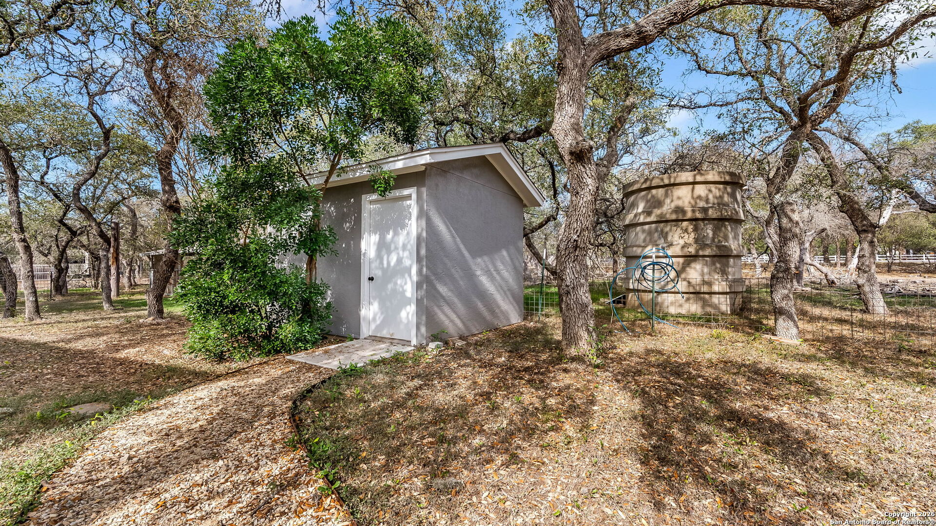 main property photo 30