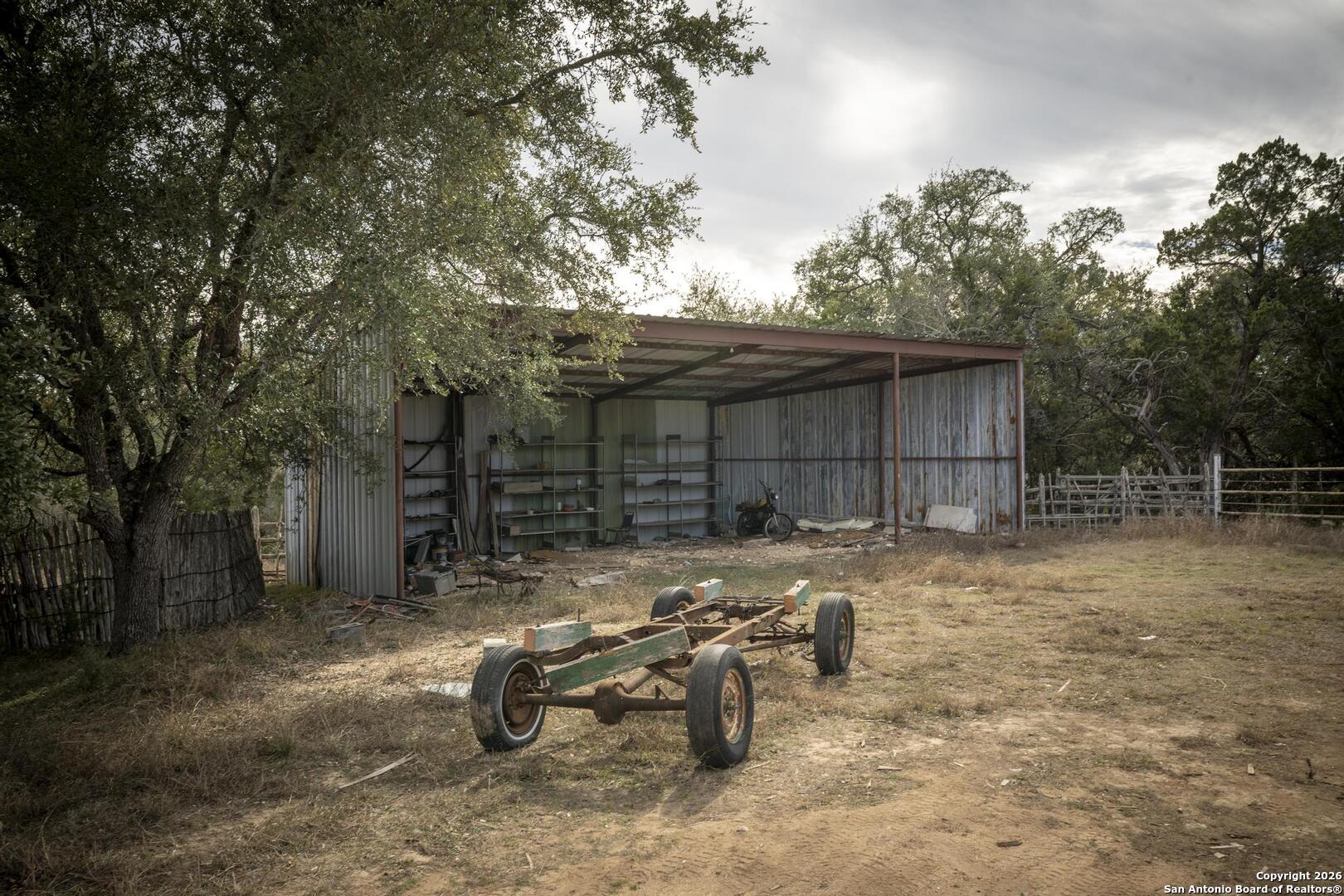 main property photo 33