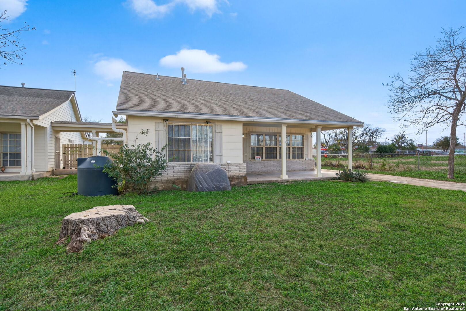 main property photo 2