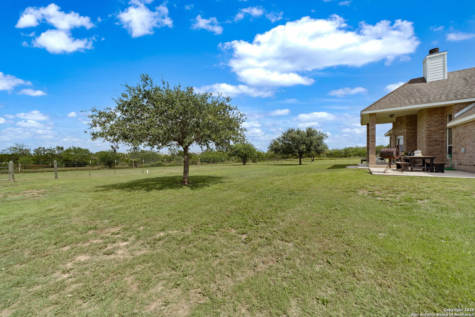 main property photo 28