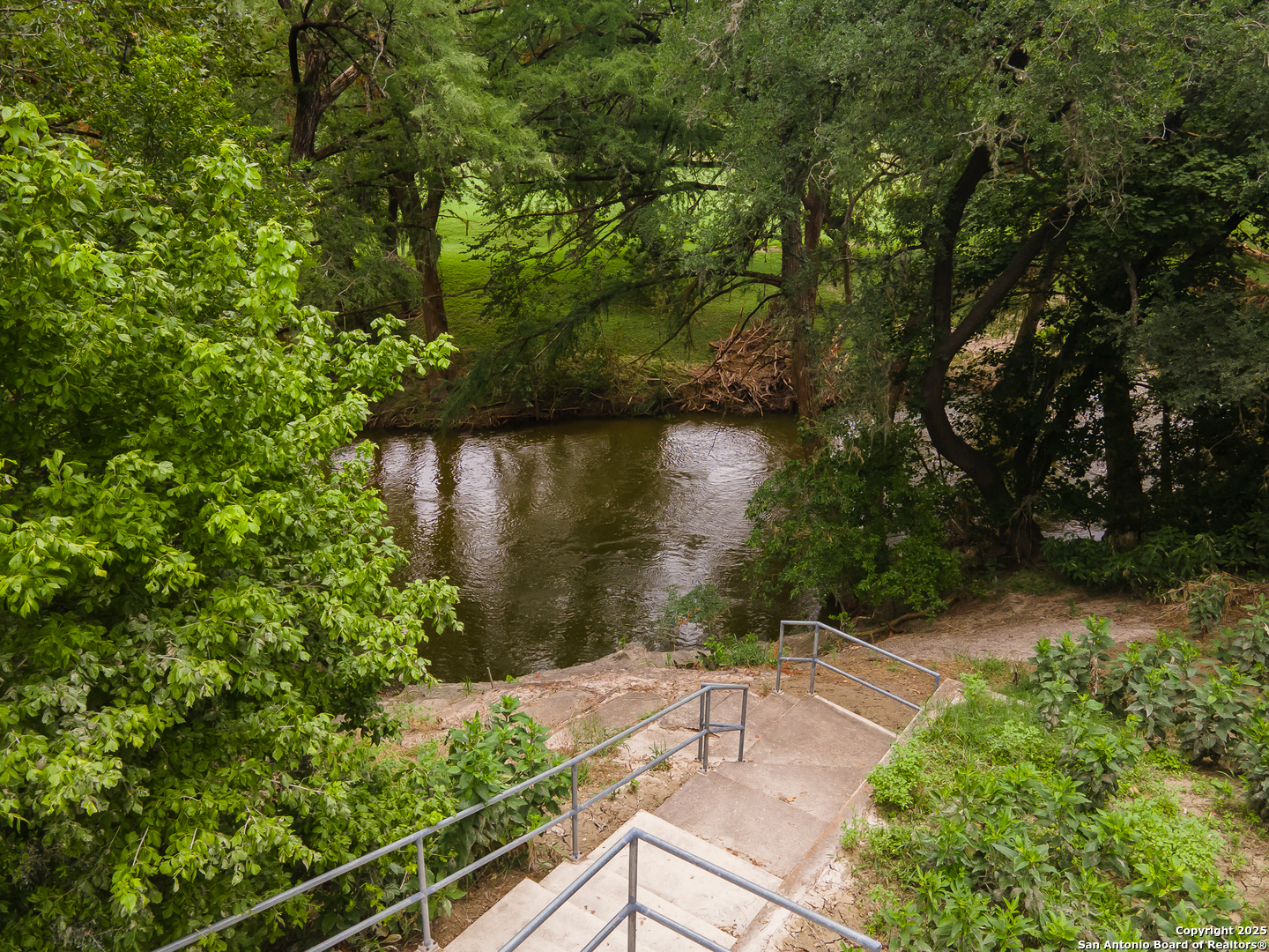 main property photo 35