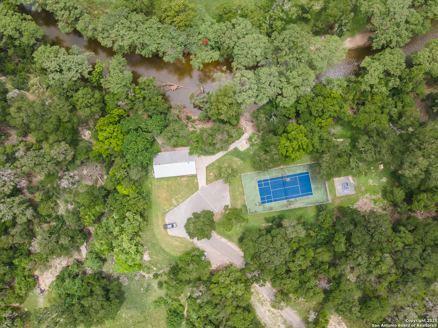 main property photo 40