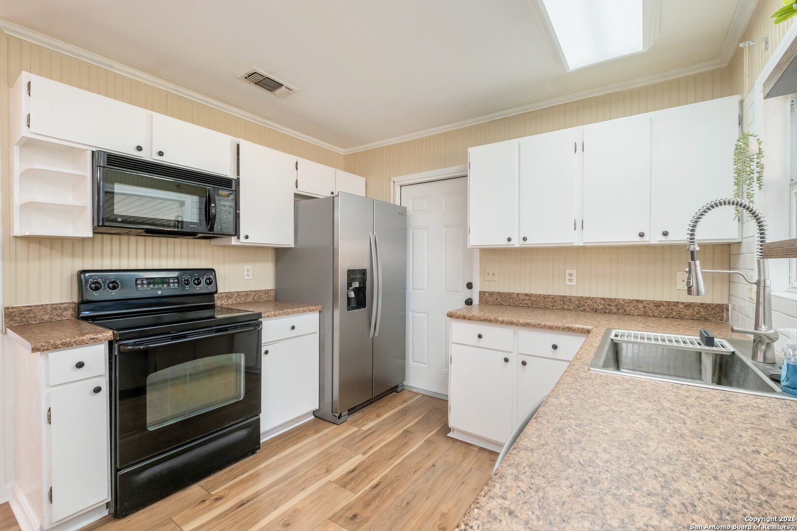 property viewer photo 10