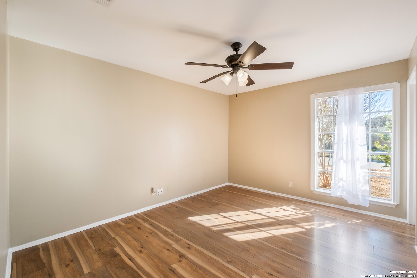 property viewer photo 14