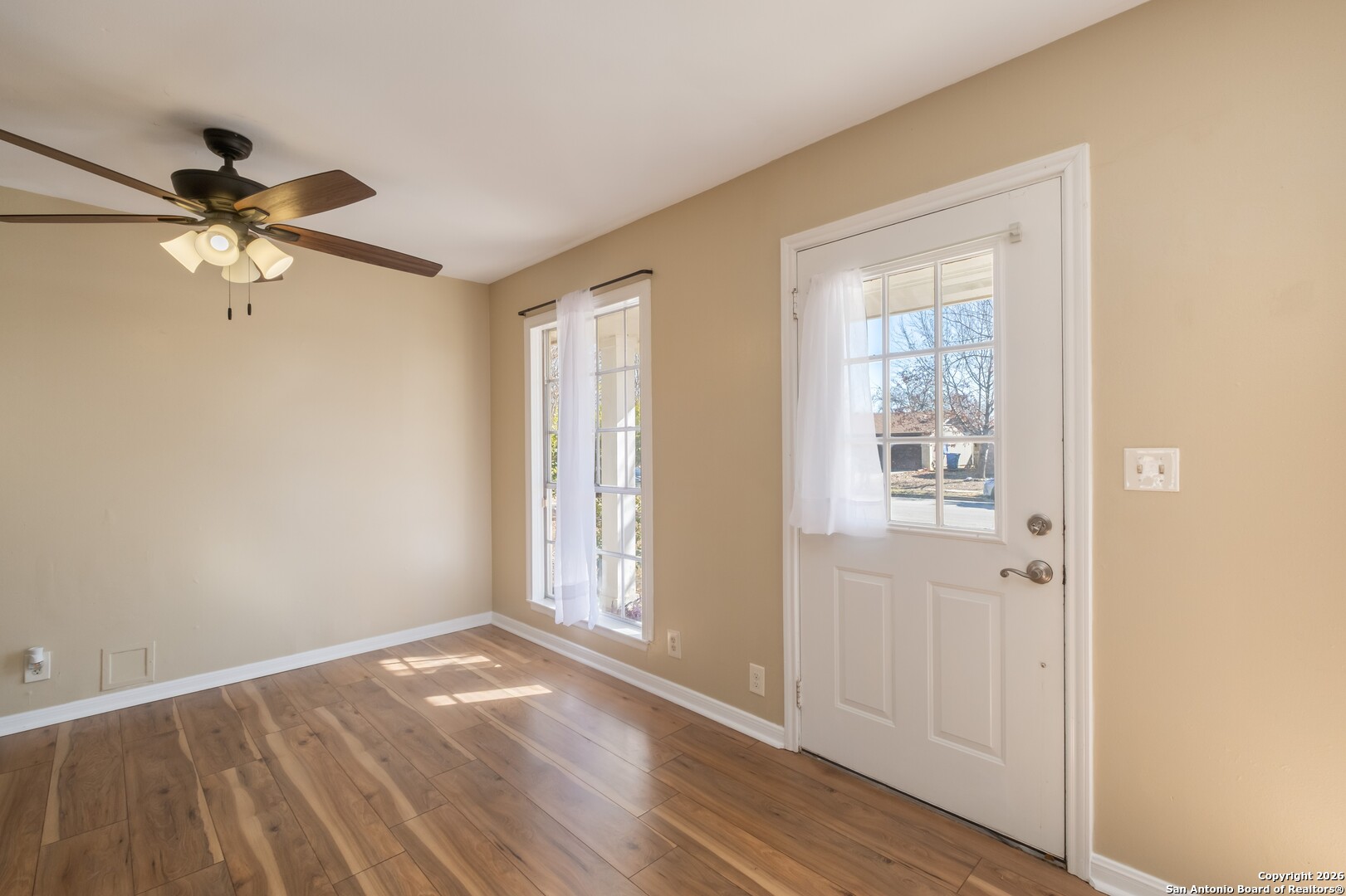 property viewer photo 2